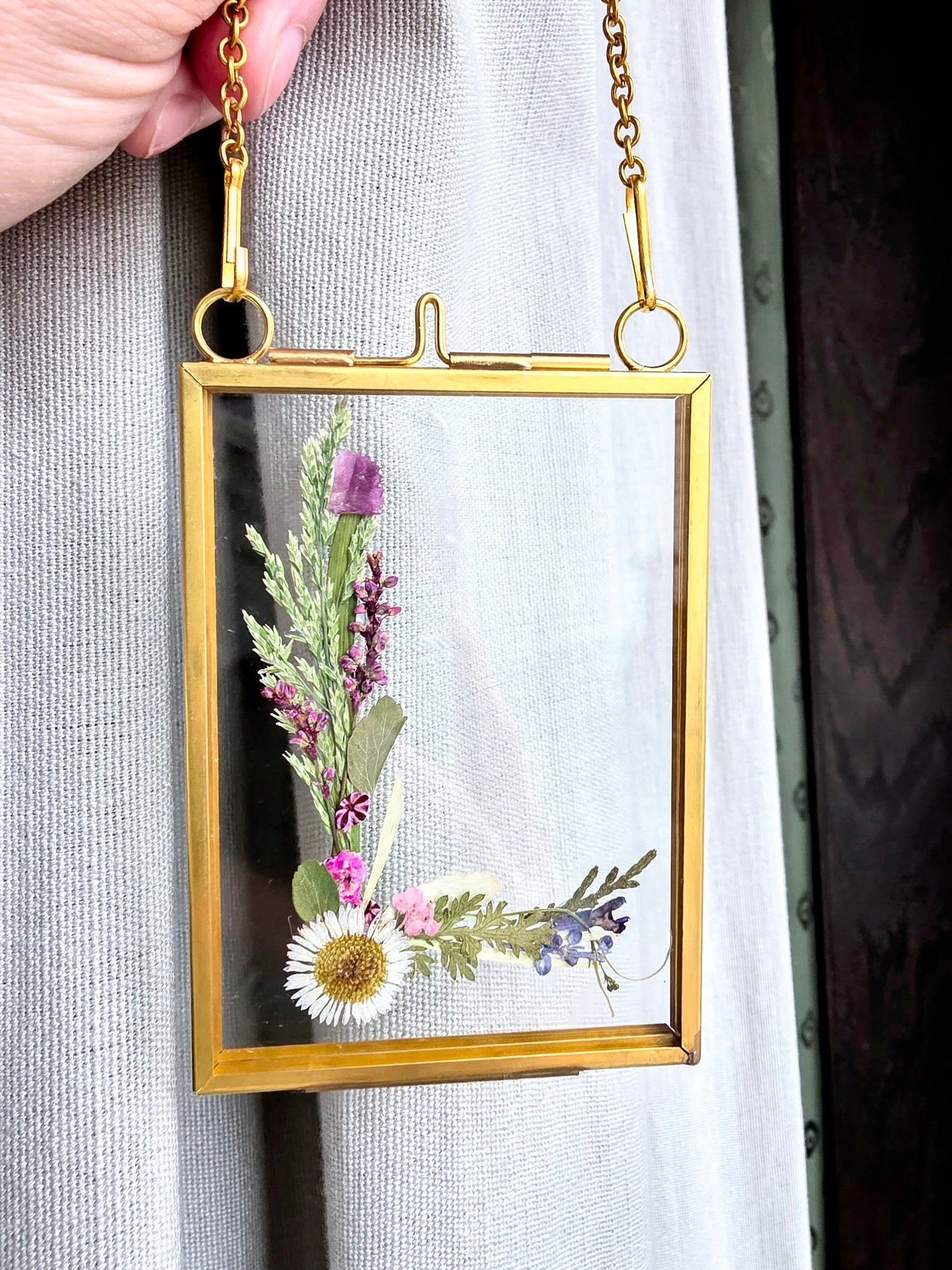 "L" initial pressed flower Mini frame, vintage gold