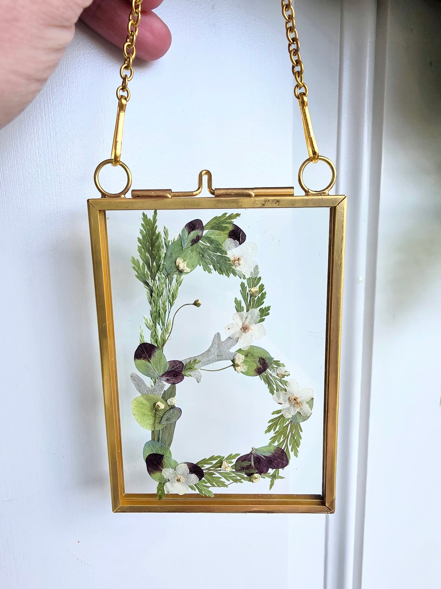 "B" initial pressed flower Mini frame, vintage gold